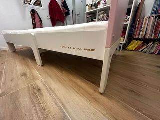 Cama infantil tamaño regulable con somier
