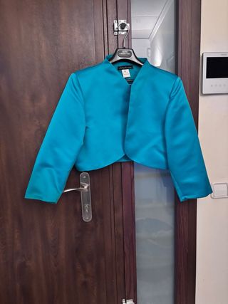 Vestido fiesta elegante con chaqueta