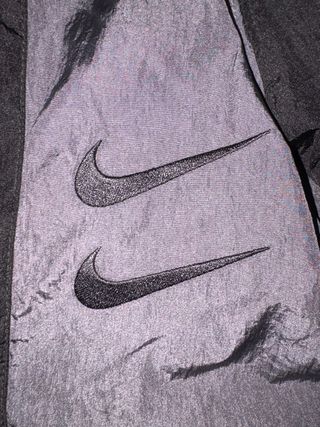Chaqueta cortavientos Nike Swoosh