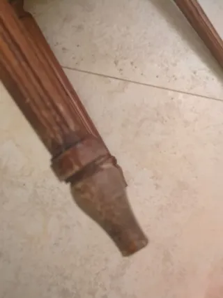 Sedia antica in legno e velluto