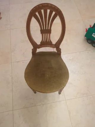 Sedia antica in legno e velluto