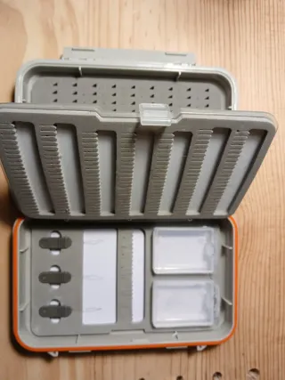 Caja de pesca estanca para moscas