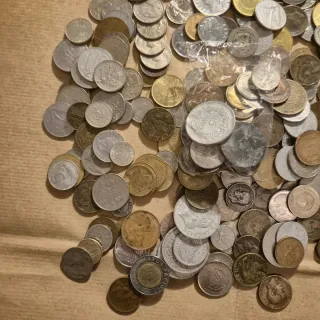 Lotto monete mondo - 1,07 kg