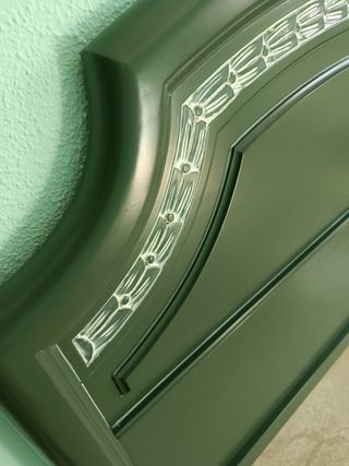 Cabecero y mesita de noche madera verde