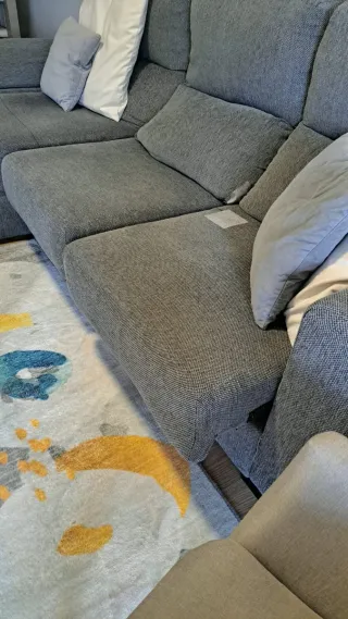 Sofá chaise longue gris muy cómodo y amplio (3/4 p