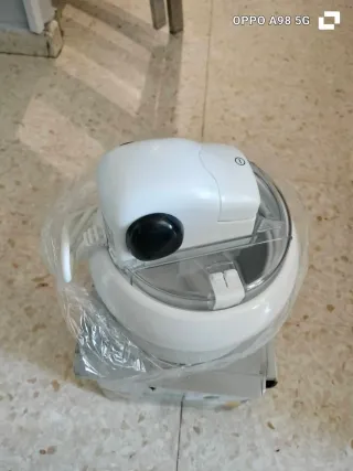 Fuente de chocolate y heladera