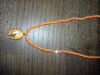 Collana con ciondolo fiore