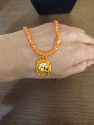 Collana con ciondolo fiore