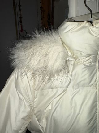 Cazadora Zara Blanca con Capucha