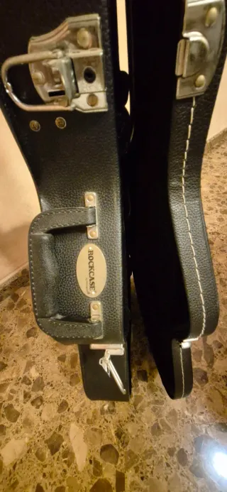 Guitarra Eléctrica Vantage 635V con estuche