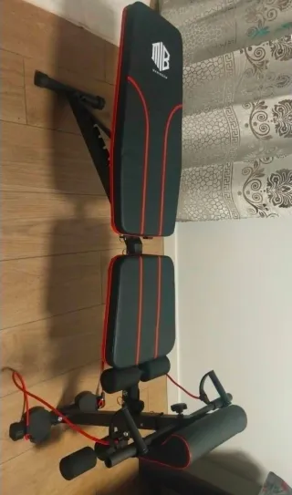 Banco de musculación con bandas