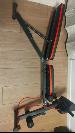 Banco de musculación con bandas