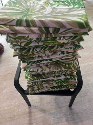 Cojines decorativos con estampado de hojas