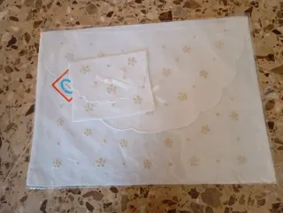 Bolsa de tela bordada para guardar cosas pequeñas