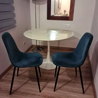 Mesa redonda diseño mármol seminueva