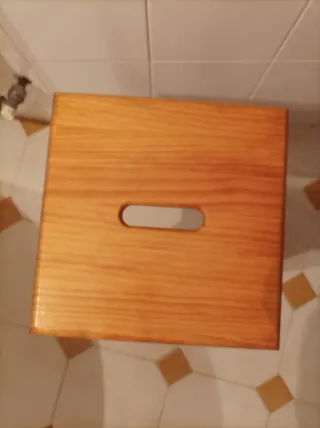 Banqueta cuadrada de madera