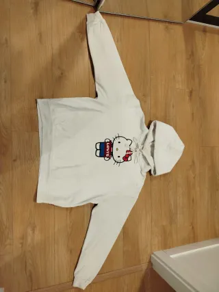 Conjunto Sudadera + Gorra Levi's X Hello Kitty