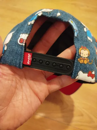 Conjunto Sudadera + Gorra Levi's X Hello Kitty