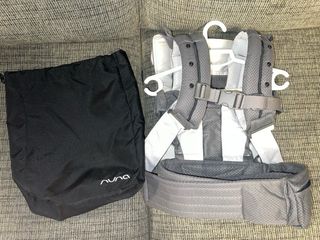 Mochila Porta Bebés Nuna Cudl Clik Gris