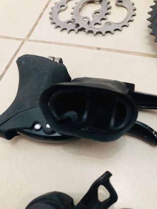 Lote piezas bicicleta (frenos, cambios, pedales)