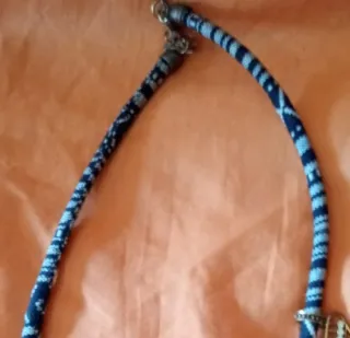 COLGANTE DE TRES PIEZAS CON PIEDRAS Y BRILLANTITOS