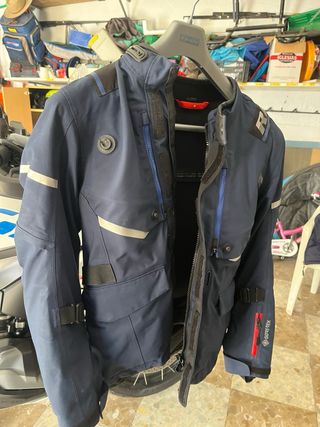 Chaqueta BMW Negra y Beige