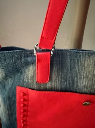 Bolso Labellau Denim con Detalles Neón