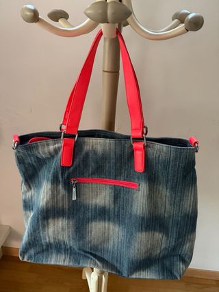 Bolso Labellau Denim con Detalles Neón
