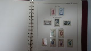 FRANCIA ALBUM 1944/1965** 800 SELLOS
