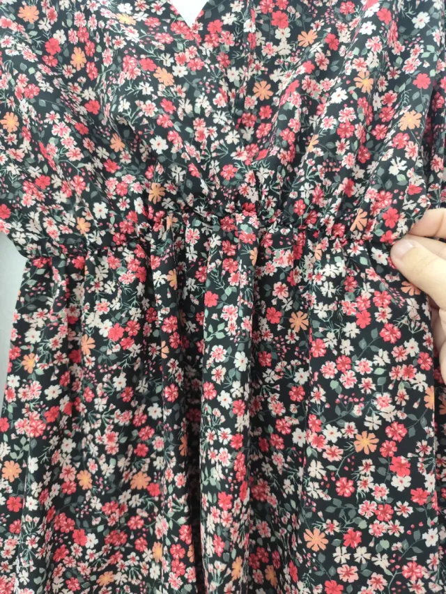 Blusa flores manga larga