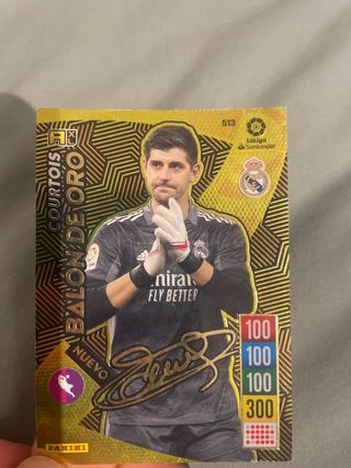 Courtois Balón de Oro Firmado