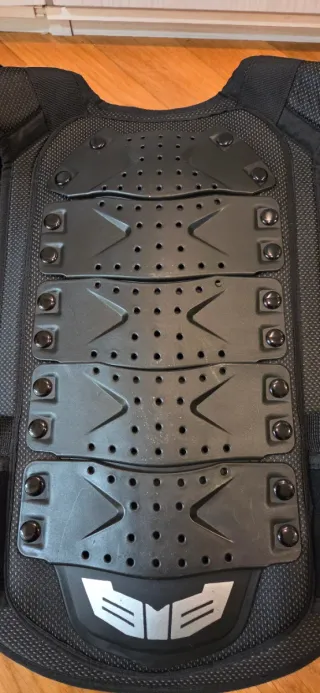 Coraza / proteccion pectoral y espalda  infantil