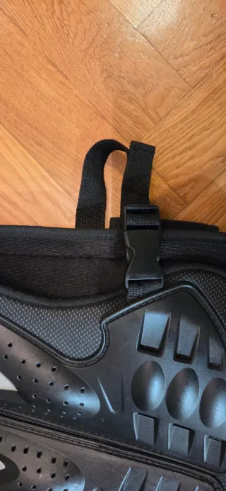 Coraza / proteccion pectoral y espalda  infantil