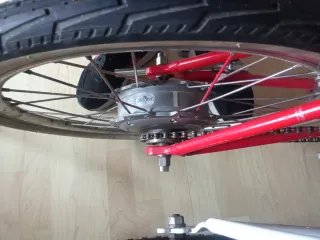 Bicicleta Roja Liviana.