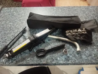 Gato y llave VW Golf 2018 sin usar