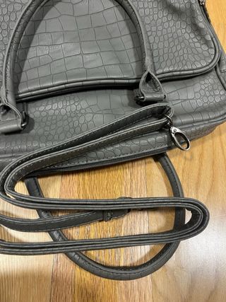 Maletín gris para portátil