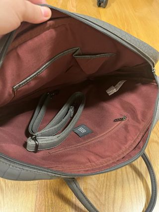 Maletín gris para portátil