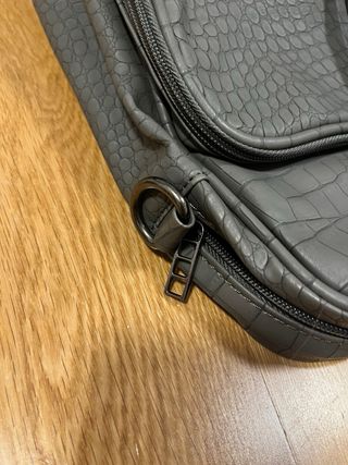 Maletín gris para portátil