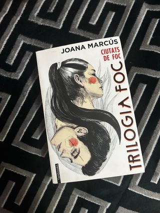 Saga de libros “Trilogia foc” en catalán