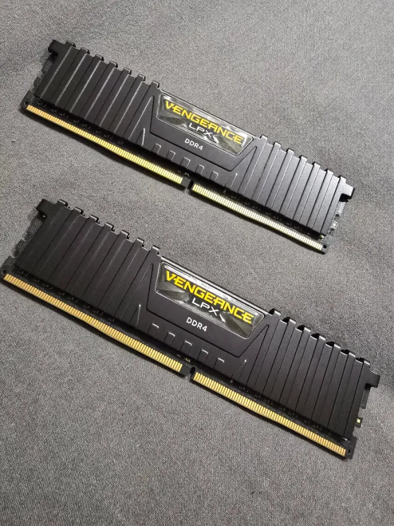 Memoria RAM Corsair Vengeance LPX DDR4 16GB (2x8GB