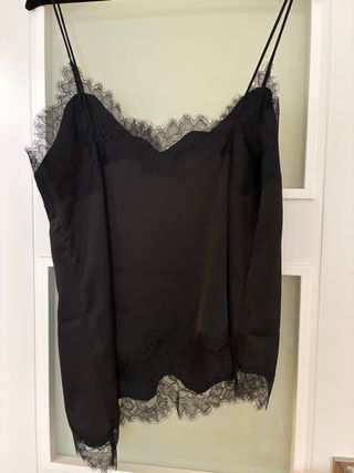 Top negra con encaje Nuevo Mango