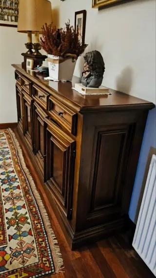 Aparador de madera maciza