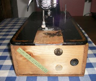 Máquina de Coser antigua Alfa