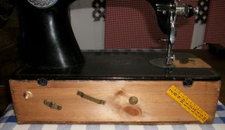 Máquina de Coser antigua Alfa