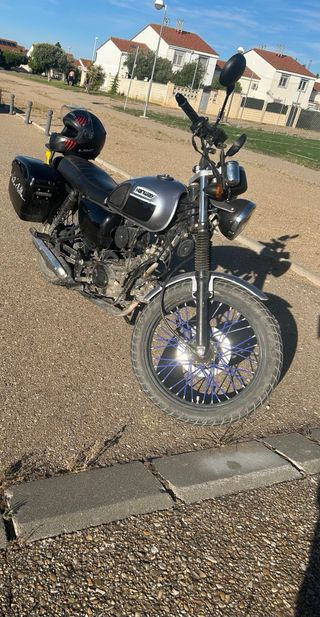 Moto Hanway Raw 50 Cafe 2017