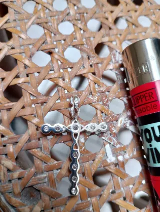 Collana con ciondolo a croce in argento