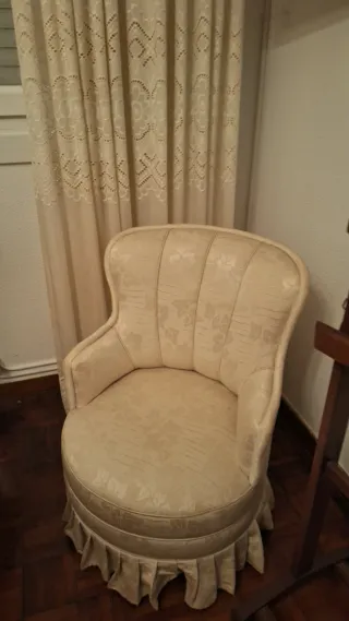 Butaca de tela beige