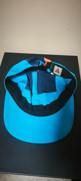 Gorra Nike ACG Azul y Naranja