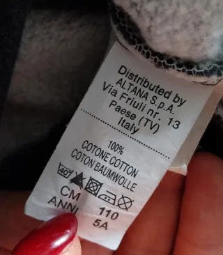 Casaco Moschino cinzento capuz tam 5