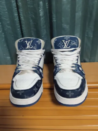 TALLA 44.Zapatillas Louis Vuitton Originales.